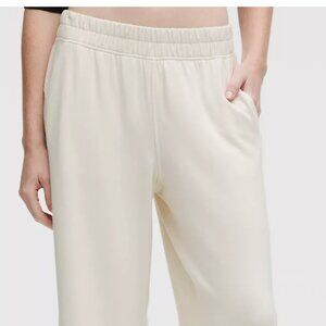 Lululemon BeCalm Mid-Rise Wide-Leg Pant